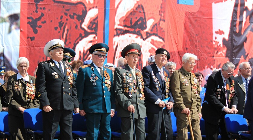 Парад Победы в Луганске, 9 мая 2016 года