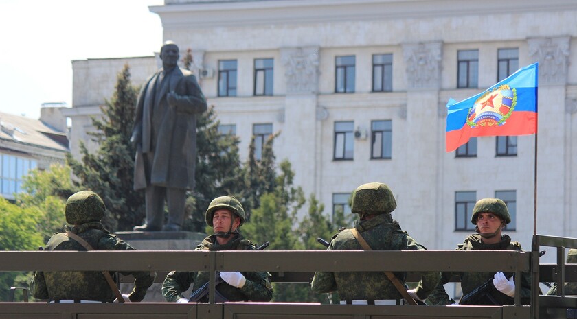 Парад Победы в Луганске, 9 мая 2016 года