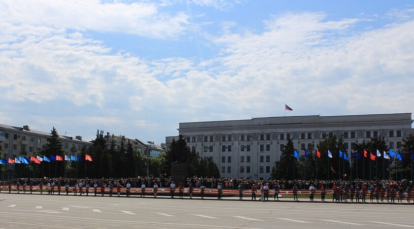 Парад Победы в Луганске, 9 мая 2016 года