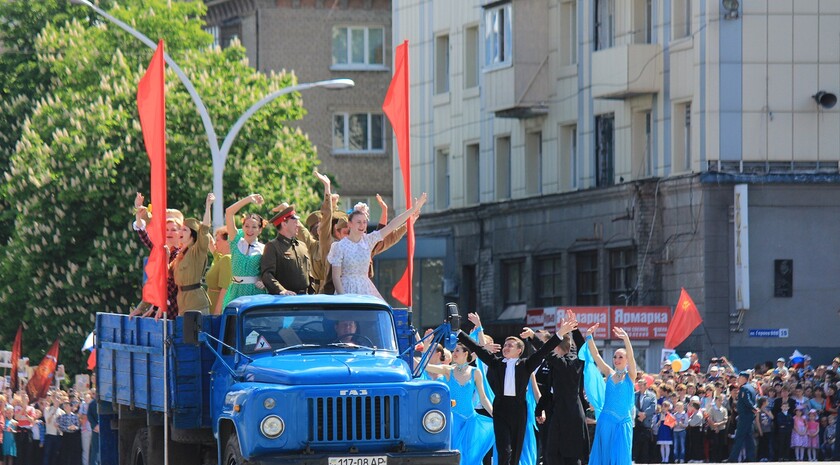 Парад Победы в Луганске, 9 мая 2016 года