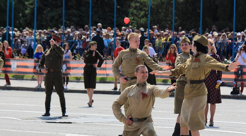 Парад Победы в Луганске, 9 мая 2016 года