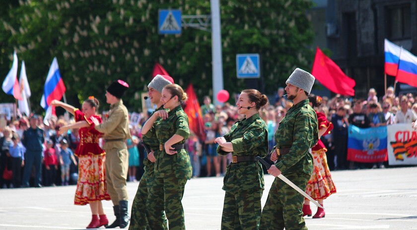 Парад Победы в Луганске, 9 мая 2016 года