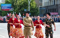 Парад Победы в Луганске, 9 мая 2016 года