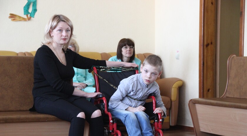 Праздник "К нам приехал Айболит" для подопечных Центра социальной реабилитации детей-инвалидов "Возрождение", Луганск, 7 апреля 2016 года