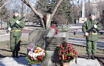Торжественное открытие стелы на въезде в Дебальцево, 18 февраля 2016 года