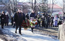 Торжественное открытие стелы на въезде в Дебальцево, 18 февраля 2016 года