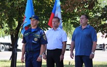 "Юбилейный" конвой МЧС России прибыл в Луганск в годовщину доставки первой гумпомощи, 20 августа 2015 года