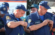 "Юбилейный" конвой МЧС России прибыл в Луганск в годовщину доставки первой гумпомощи, 20 августа 2015 года