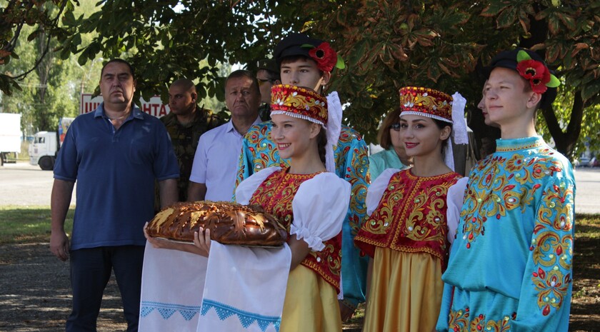 "Юбилейный" конвой МЧС России прибыл в Луганск в годовщину доставки первой гумпомощи, 20 августа 2015 года