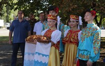 "Юбилейный" конвой МЧС России прибыл в Луганск в годовщину доставки первой гумпомощи, 20 августа 2015 года