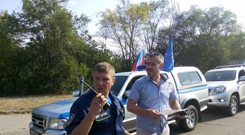 Прибытие колонны автомобилей 35-го гуманитарного  конвоя МЧС РФ, Луганск, 14 августа 2015 года