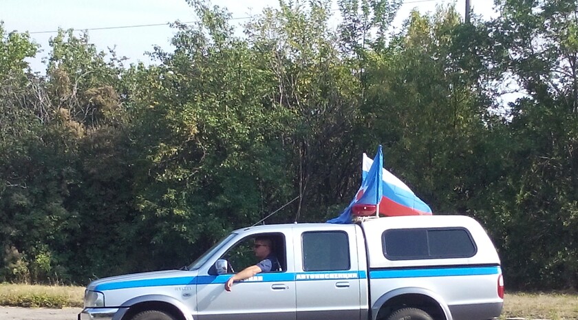 Прибытие колонны автомобилей 35-го гуманитарного  конвоя МЧС РФ, Луганск, 14 августа 2015 года