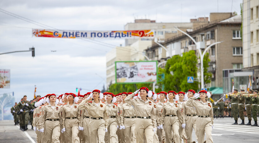 Victory Day Parade marches in central Lugansk to commemorate defeat of Nazism, Lugansk, May 9, 2021