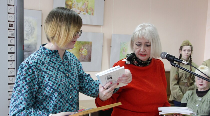 Награждение победителей и призеров литературного конкурса "Молодые голоса", Луганск, 17 мая 2017 года