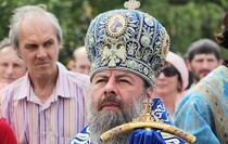 Богослужение и Крестный ход в храме в честь иконы Божией Матери "Умиление", Луганск, 10 августа 2016 года