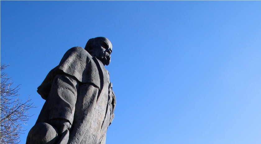 Возложение цветов к памятнику Тарасу Шевченко, Луганск, 9 марта 2016 года