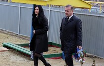Посещение супругой главы ЛНР Ларисой Плотницкой детских домов семейного типа, Луганск, 18 декабря 2015 года