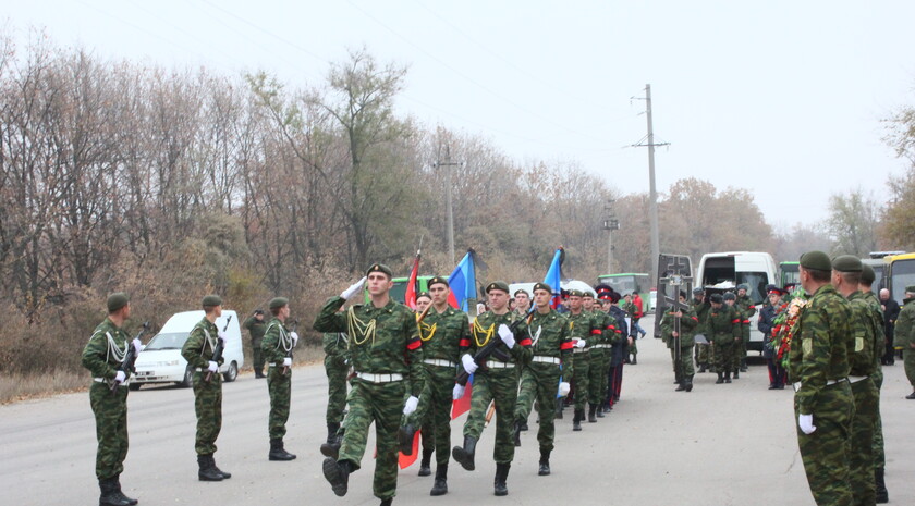 Похороны Героя Советского Союза Ивана Малько, Луганск, 5 ноября 2015 года