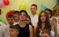 Игорь Плотницкий побывал на утреннике в Луганском детдоме №1 и вручил детям подарки