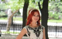 Победительница конкурса "Мисс ЛНР" на пресс-конференции в ЛуганскИнформЦентре, 26 мая 2015 года