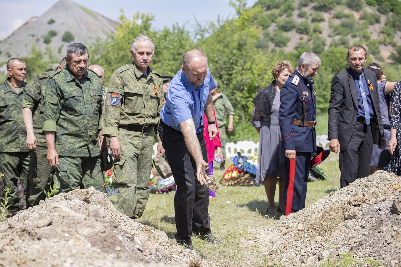 Убитые террористами воины защищали свой родной Донбасс, дома и семьи –  советник главы ЛНР - Новости - Луганский Информационный Центр