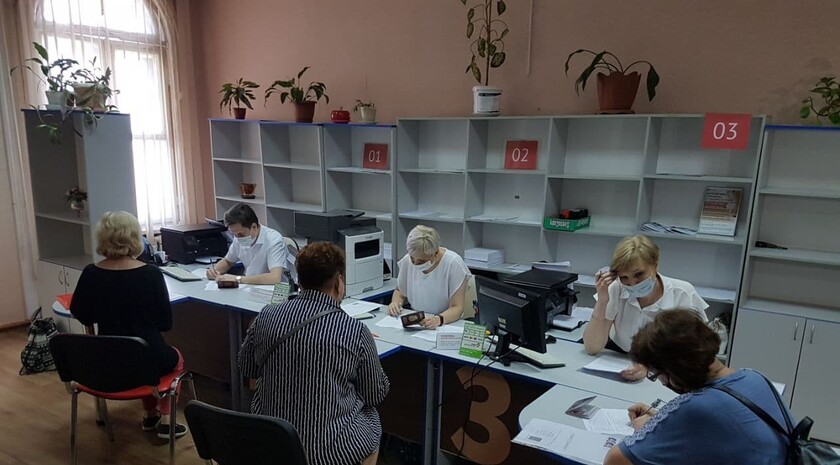 LPR residents receive their SNILS numbers in Russia, Gukovo, July 2, 2021