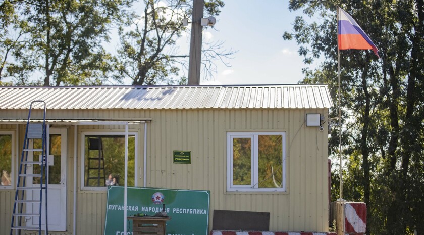 Демонтаж пунктов таможенного контроля на границе между ЛНР и ДНР, Чернухино, 1 октября 2021 года