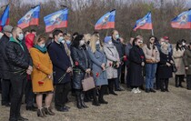 Церемония перезахоронения останков 50 жертв ВСУ в районе поселка Видное, Луганск, 29 октября 2021 года