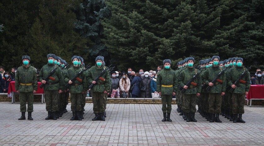 Принятие присяги на верность Республике призывниками Народной милиции ЛНР, Луганск, 4 ноября 2021 года