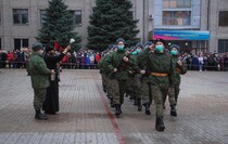 Принятие присяги на верность Республике призывниками Народной милиции ЛНР, Луганск, 4 ноября 2021 года