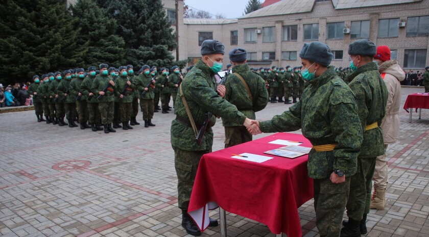 Принятие присяги на верность Республике призывниками Народной милиции ЛНР, Луганск, 4 ноября 2021 года