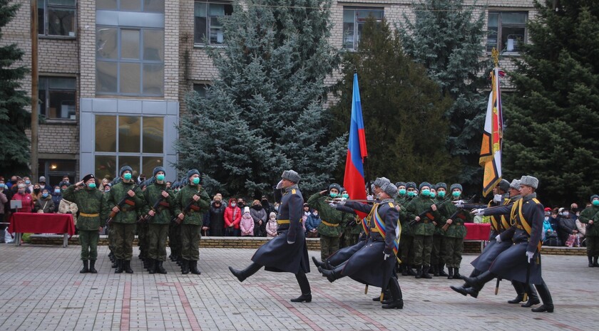 Принятие присяги на верность Республике призывниками Народной милиции ЛНР, Луганск, 4 ноября 2021 года