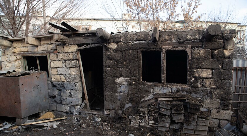 Последствия обстрела села Николаевка со стороны ВСУ, 30 ноября 2021 года