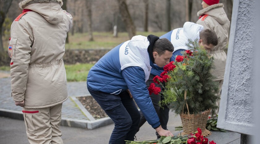 Митинг памяти в День Неизвестного солдата, Луганск, 3 декабря 2021 года