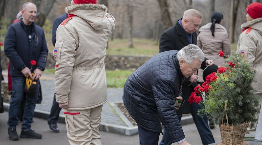 Митинг памяти в День Неизвестного солдата, Луганск, 3 декабря 2021 года