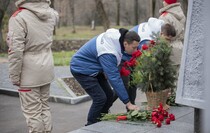 Митинг памяти в День Неизвестного солдата, Луганск, 3 декабря 2021 года