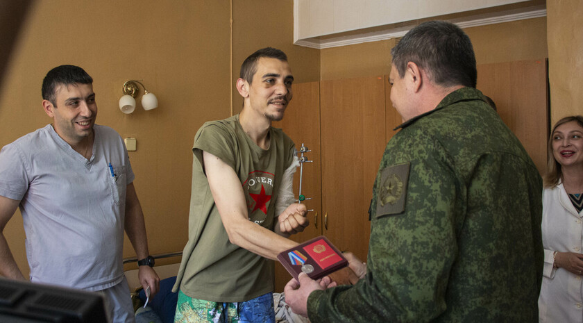 Награждение раненых защитников ЛНР, Луганск, 11 июня 2022 года
