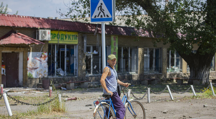 LPR and Russian flags raised in liberated Gorskoye, June 24, 2022