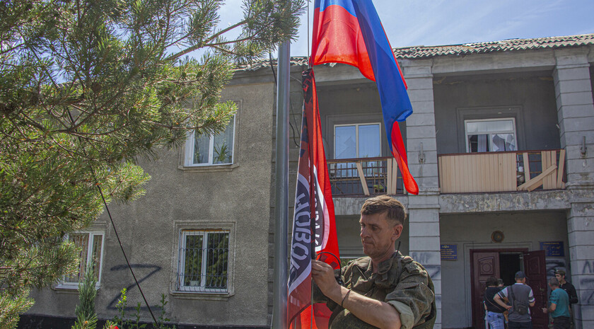 LPR and Russian flags raised in liberated Gorskoye, June 24, 2022