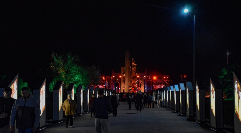 Церемония открытия обновленного мемориала "Непокоренные", Краснодон, 26 сентября 2022 года