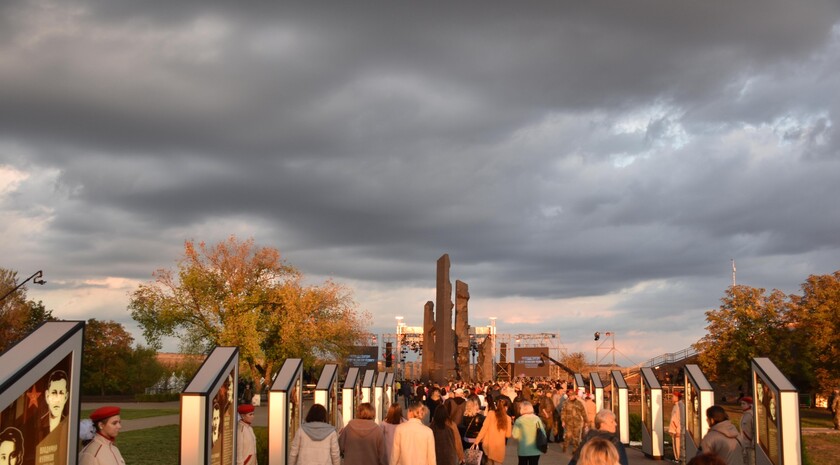 Церемония открытия обновленного мемориала "Непокоренные", Краснодон, 26 сентября 2022 года