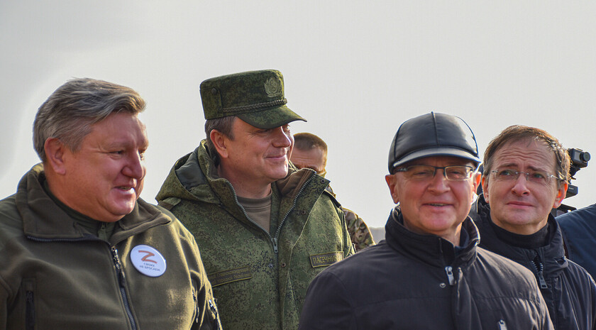 Открытие восстановленного после боевых действий памятника князю Игорю, Станица Луганская, 21 ноября 2022 года