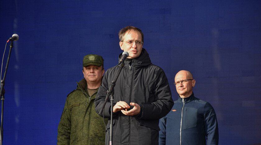 Открытие восстановленного после боевых действий памятника князю Игорю, Станица Луганская, 21 ноября 2022 года