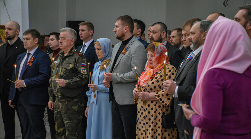 Молебен и церемония поднятия флагов РФ и ЛНР, Луганск, 12 мая 2023 года