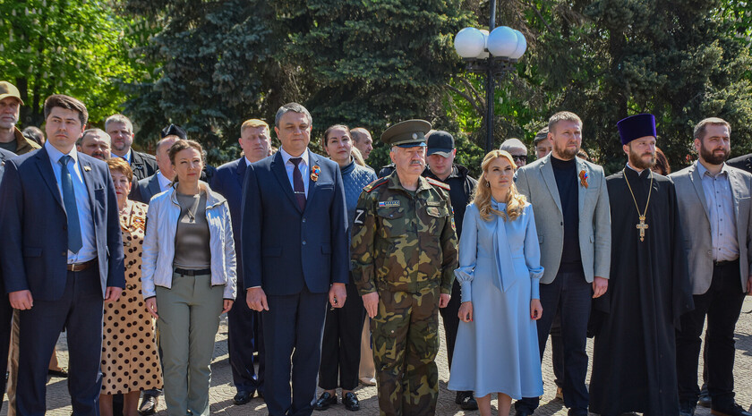 Молебен и церемония поднятия флагов РФ и ЛНР, Луганск, 12 мая 2023 года