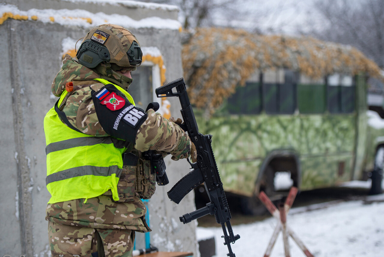 Сотрудники военной комендатуры и Росгвардии обеспечивают безопасность  голосования в ЛНР - МВД - Новости - Луганский Информационный Центр