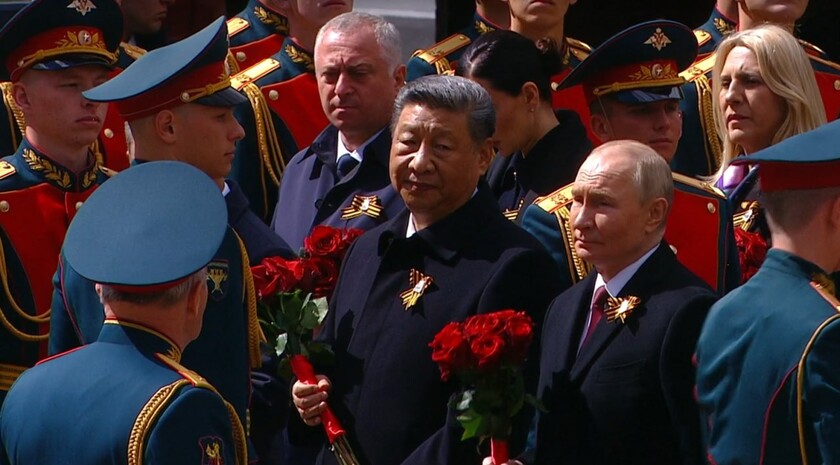 Скриншот трансляции Парада Победы 9 мая 2025