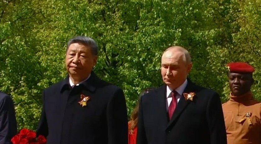 Скриншот трансляции Парада Победы 9 мая 2025